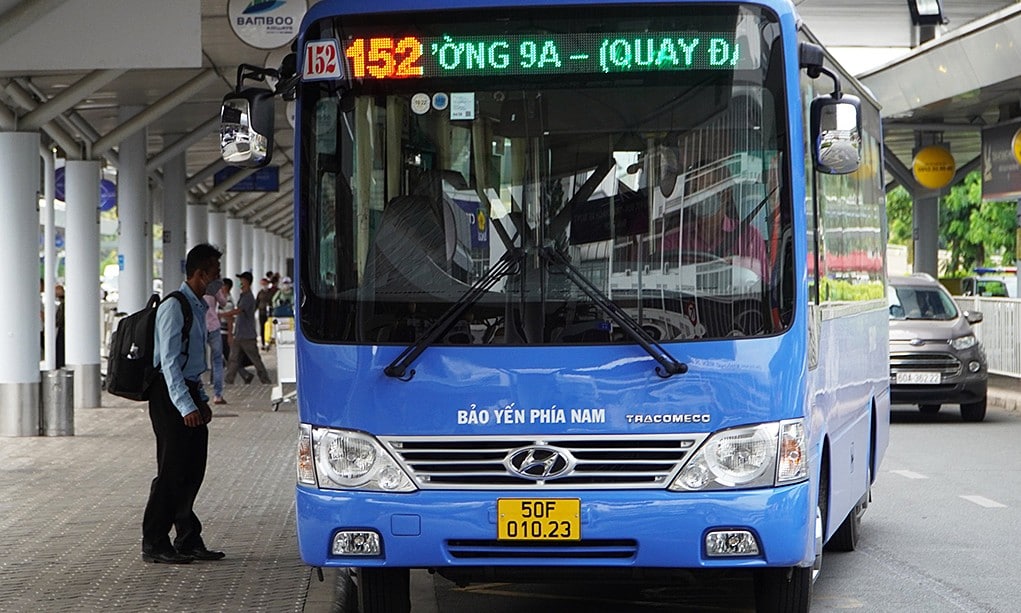В международном аэропорту Тан Сон Нят начнут работу еще 14 автобусных маршрутов