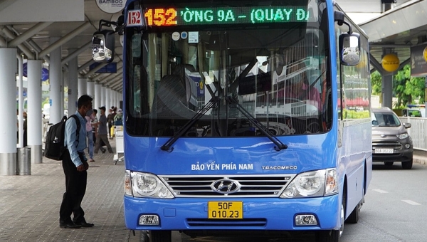 В международном аэропорту Тан Сон Нят начнут работу еще 14 автобусных маршрутов