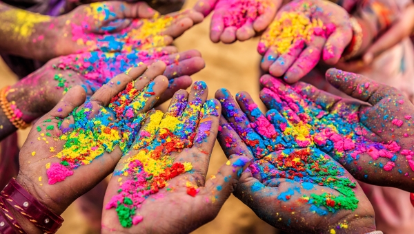 Фестиваль красок на пляже Паттайи
