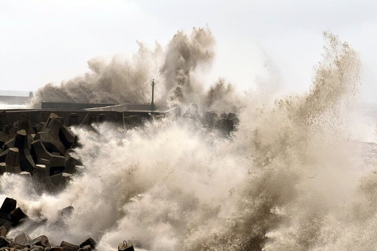 Мощный тайфун «Доксури» обрушился на юго-восточное побережье Китая