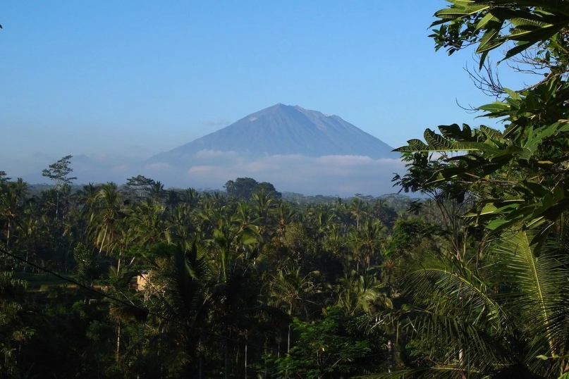 На Бали новый скандал с туристом в святом месте