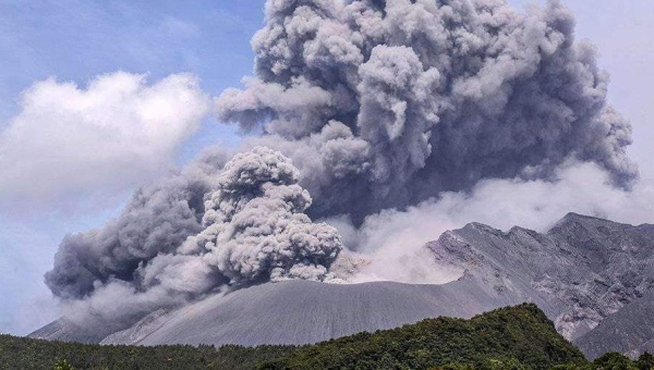В Японии начал извергаться вулкан Сакурадзима
